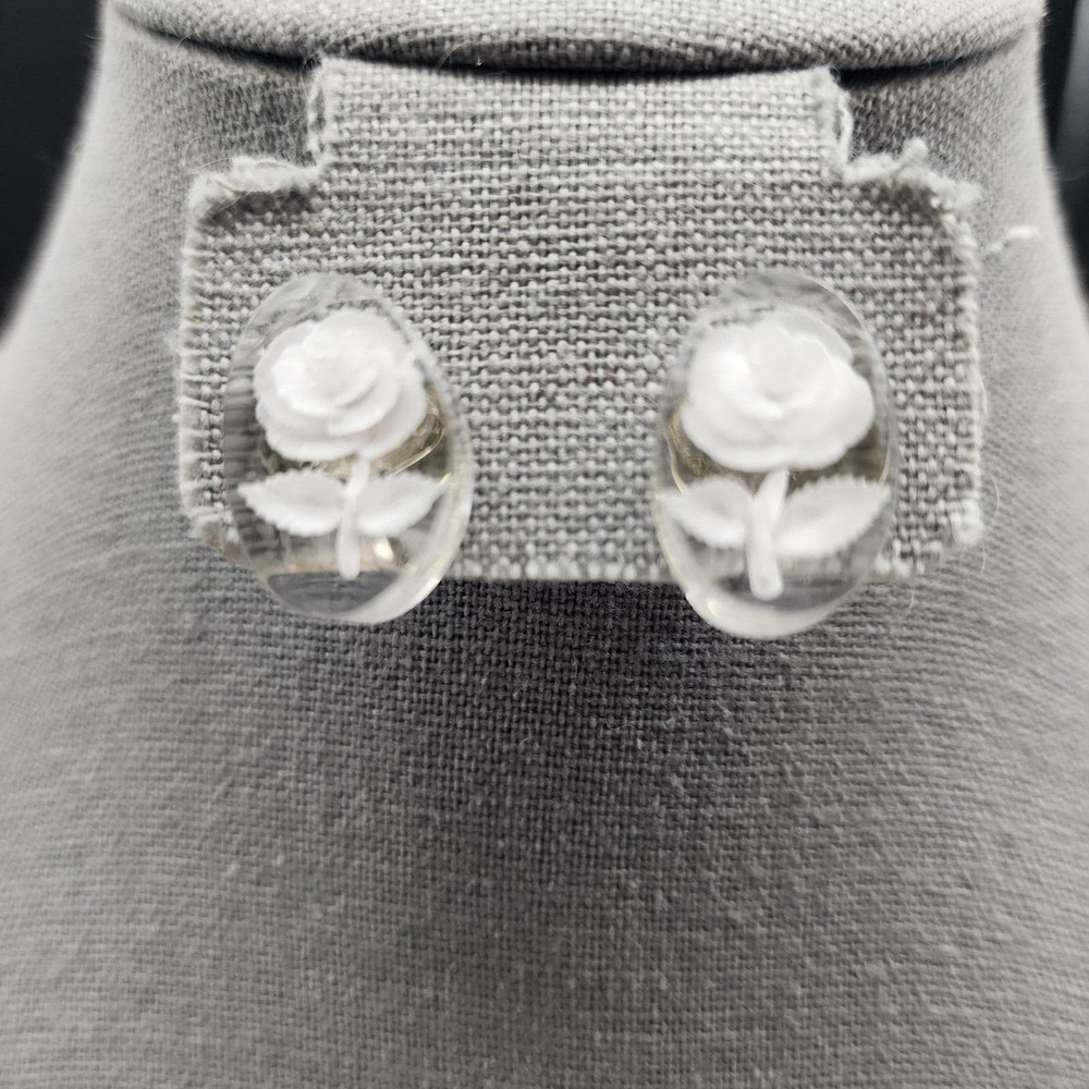 Vintage Carved Lucite White Rose Flower Earrings Screw Back‎